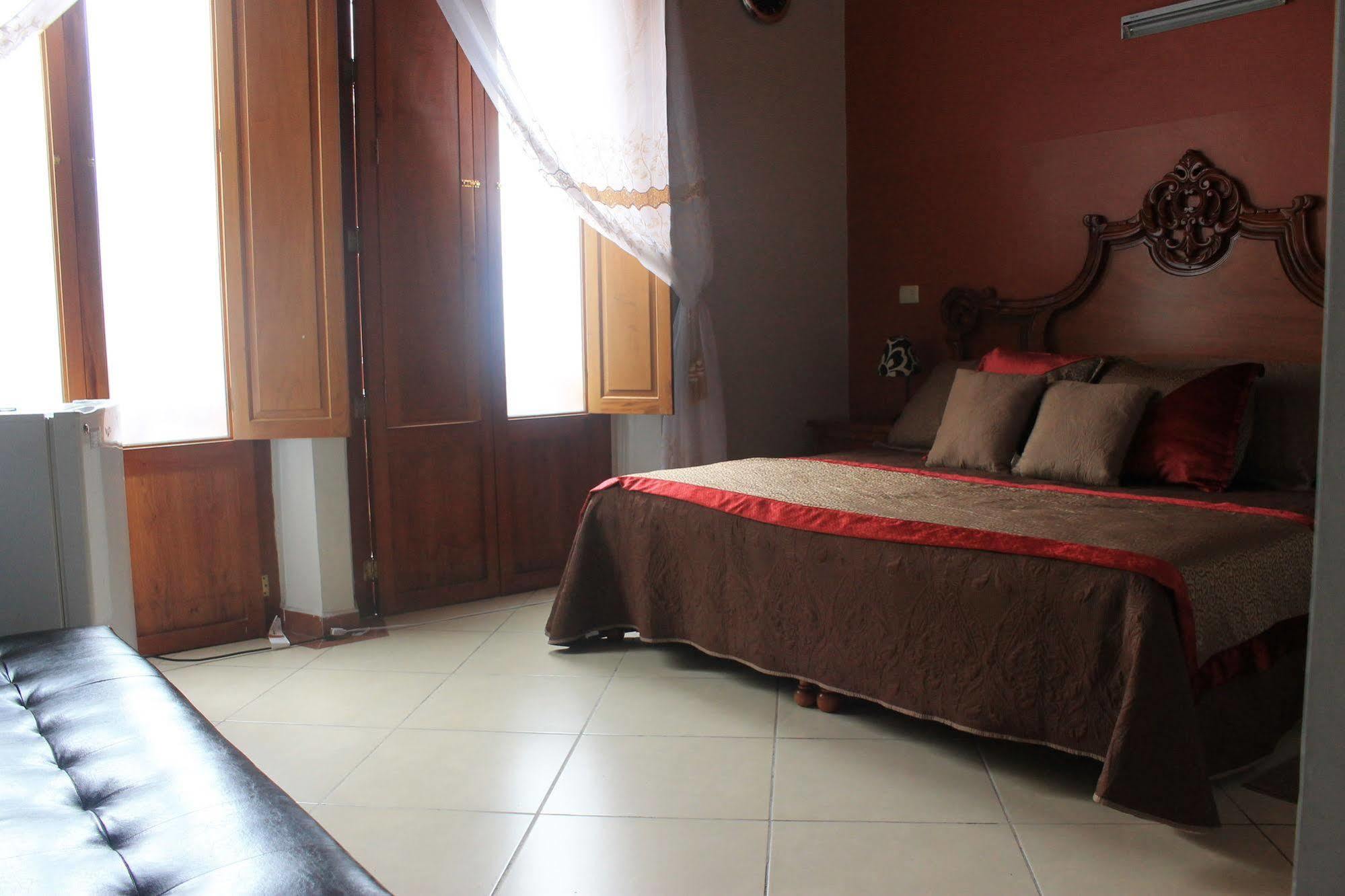 خالابا Hotel Juarez Del Centro المظهر الخارجي الصورة